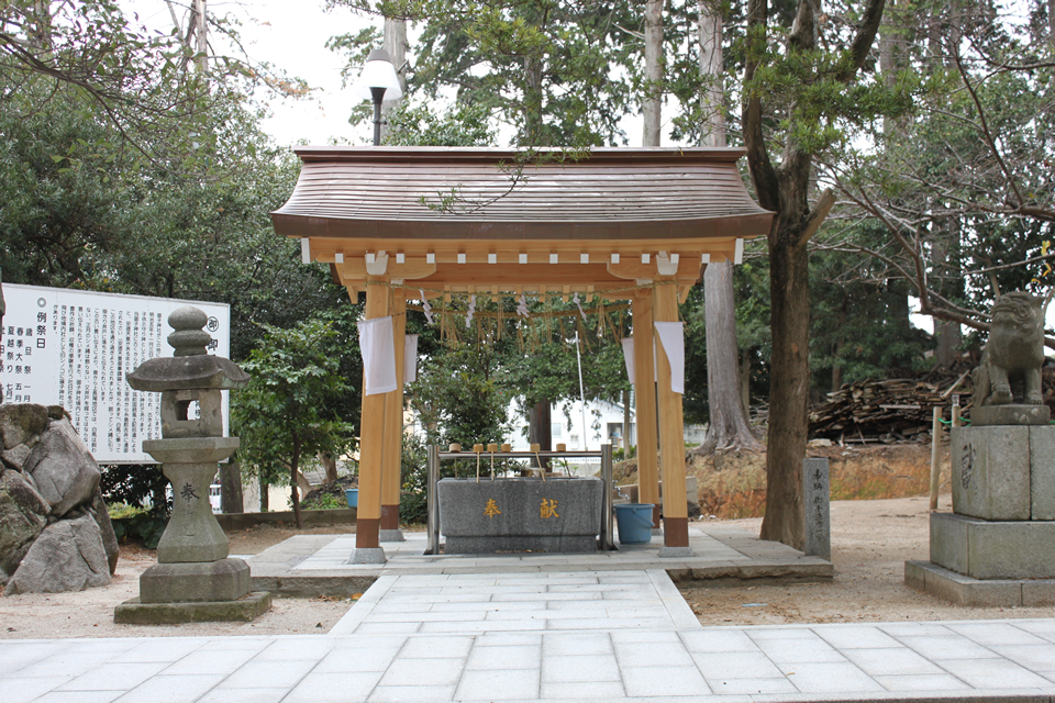 御子神社　社殿
