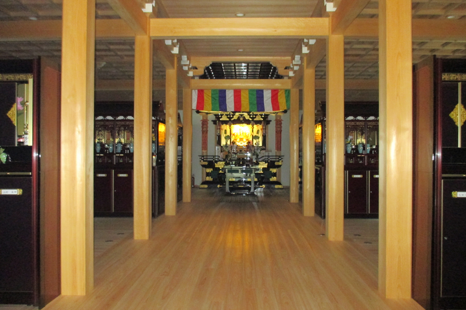 青蓮寺　位牌堂