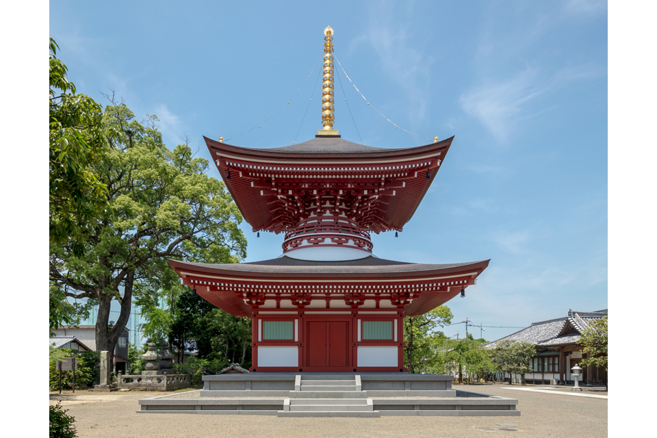 蓮華院誕生寺　多宝塔